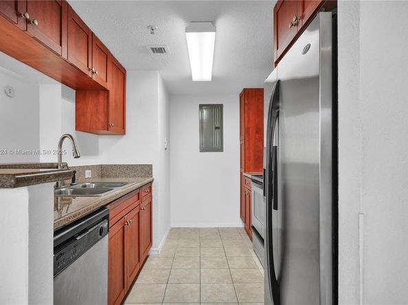 36 NW 6th Ave 706, Miami FL 33128
