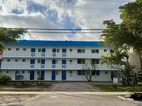 1140 NE 191st St 24, Miami FL 33179