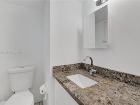 1140 NE 191st St 24, Miami FL 33179