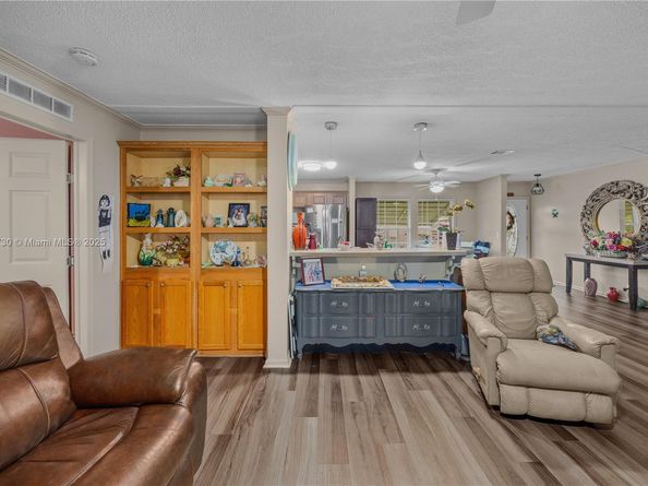 8580 SW 17th St, Davie FL 33324