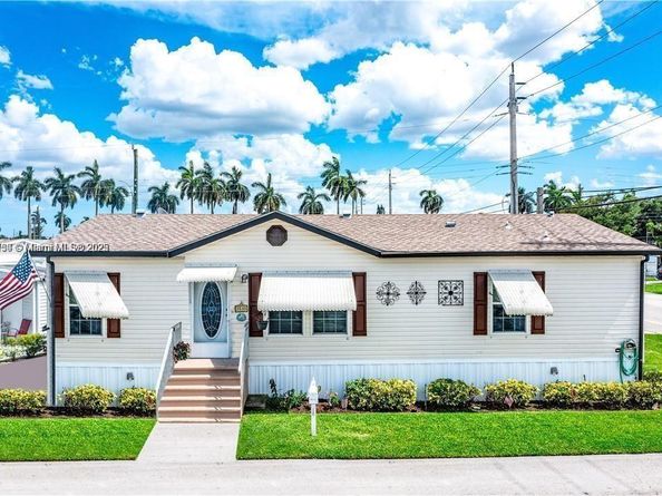 8580 SW 17th St, Davie FL 33324