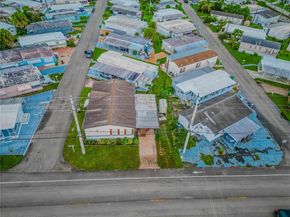 8580 SW 17th St, Davie FL 33324