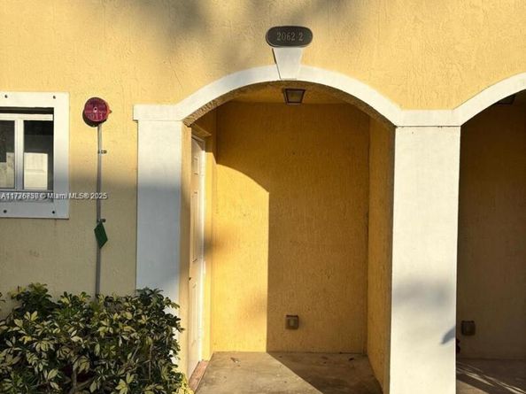 2062 NE 167th St 3112, North Miami Beach FL 33162