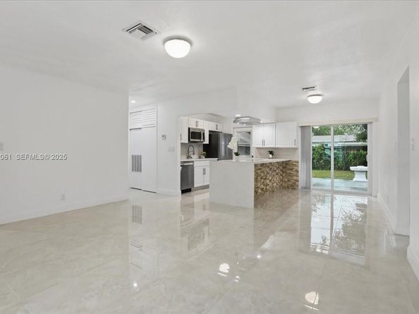 3330 N 72nd Ter, Hollywood FL 33024