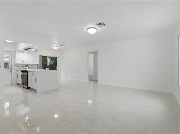 3330 N 72nd Ter, Hollywood FL 33024