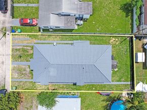 2020 NW 51st St, Miami FL 33142