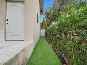 2315 NW 60th St, Miami FL 33142