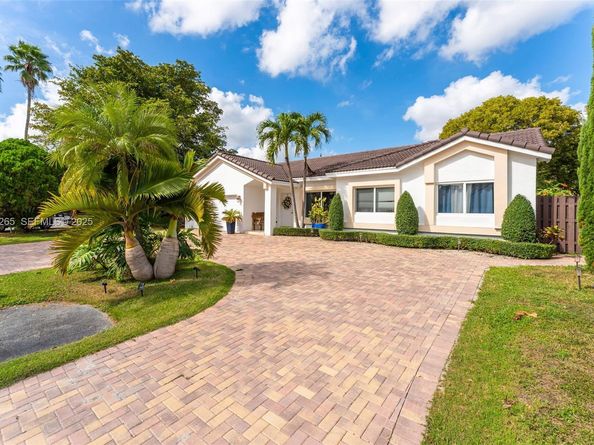 15325 SW 54th Ter, Miami FL 33185