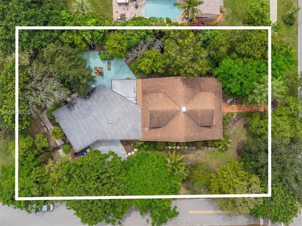 410 NE 5th Ave, Pompano Beach FL 33060