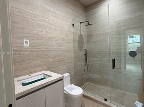 1135 NE 11th Ave, Fort Lauderdale FL 33304