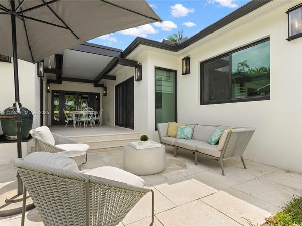 10560 NE 2nd Ct, Miami Shores FL 33138