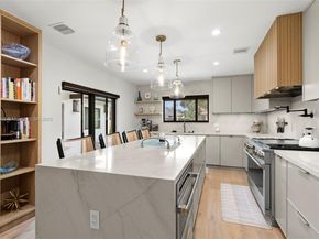 10560 NE 2nd Ct, Miami Shores FL 33138