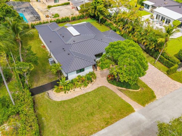 10560 NE 2nd Ct, Miami Shores FL 33138
