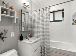 10560 NE 2nd Ct, Miami Shores FL 33138