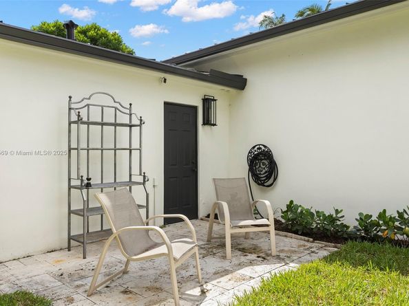10560 NE 2nd Ct, Miami Shores FL 33138