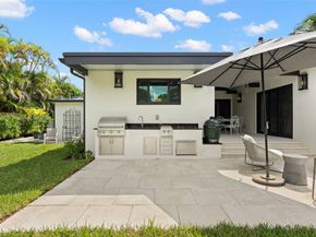 10560 NE 2nd Ct, Miami Shores FL 33138