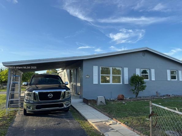 4685 SW 33rd Dr, West Park FL 33023