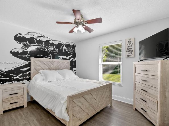 190 Martin Cir, Royal Palm Beach FL 33411