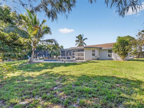 190 Martin Cir, Royal Palm Beach FL 33411