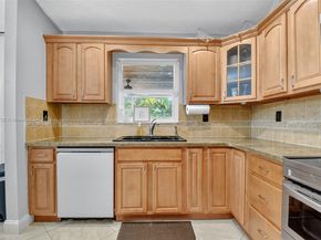 190 Martin Cir, Royal Palm Beach FL 33411