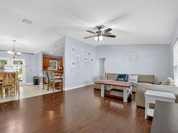 190 Martin Cir, Royal Palm Beach FL 33411