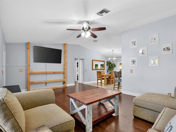 190 Martin Cir, Royal Palm Beach FL 33411