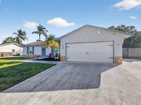 190 Martin Cir, Royal Palm Beach FL 33411