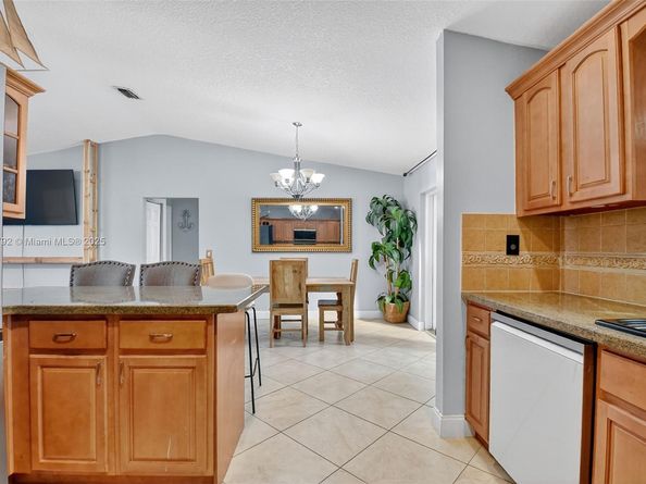 190 Martin Cir, Royal Palm Beach FL 33411