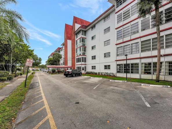 4750 NW 22nd Ct 404, Lauderhill FL 33313