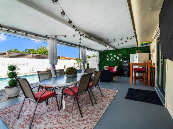 8065 W 14th Ct, Hialeah FL 33014