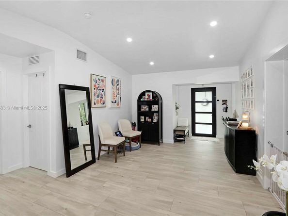 6521 SW 31st St, Miami FL 33155