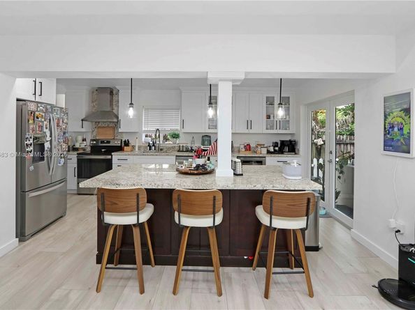 6521 SW 31st St, Miami FL 33155