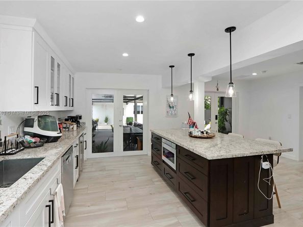 6521 SW 31st St, Miami FL 33155