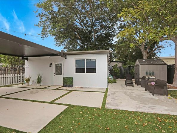 6521 SW 31st St, Miami FL 33155