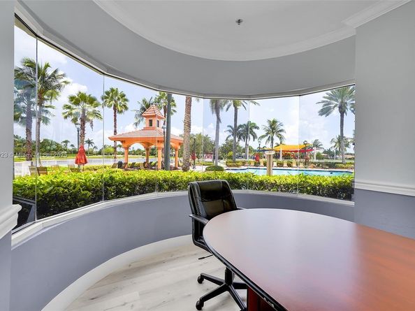 19323 SW 55th St, Miramar FL 33029