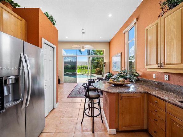 6071 NW 43rd Ter, Boca Raton FL 33496