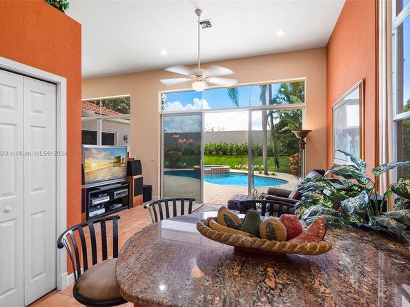 6071 NW 43rd Ter, Boca Raton FL 33496