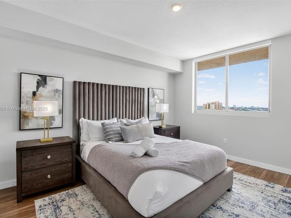 1110 NW 1 St 502, Miami FL 33128