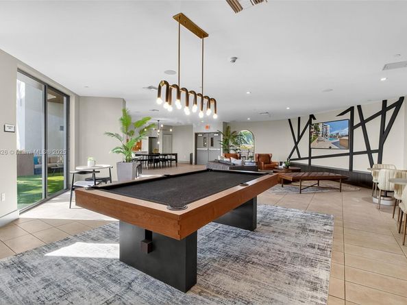 1110 NW 1 St 502, Miami FL 33128