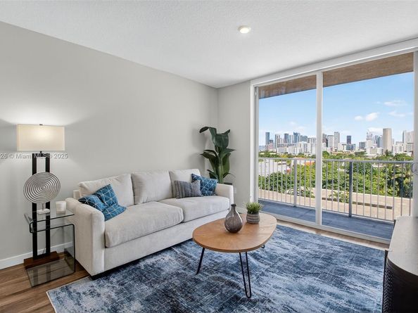 1110 NW 1 St 502, Miami FL 33128