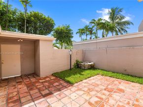 19828 Bob O Link Dr, Hialeah FL 33015