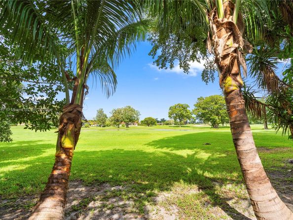 19828 Bob O Link Dr, Hialeah FL 33015