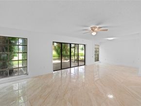19828 Bob O Link Dr, Hialeah FL 33015