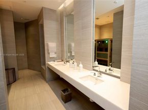 3250 NE 188th St 502, Aventura FL 33180