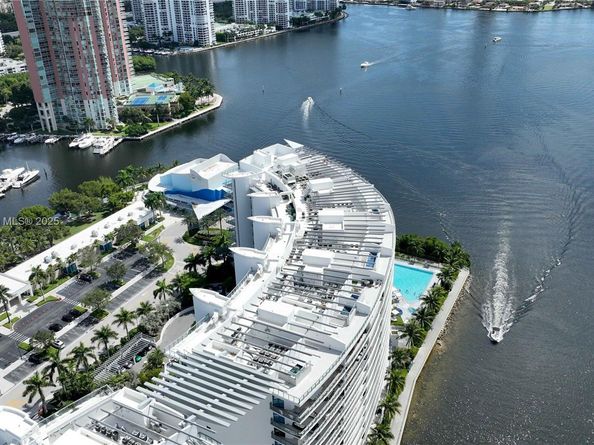 3250 NE 188th St 502, Aventura FL 33180