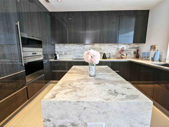 3250 NE 188th St 502, Aventura FL 33180
