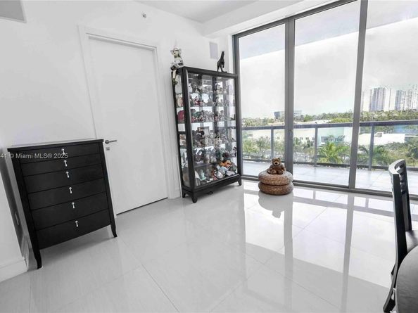 3250 NE 188th St 502, Aventura FL 33180