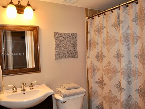 49 Deer Creek Rd E105, Deerfield Beach FL 33442