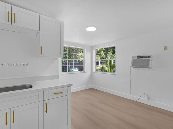 1315 NE 146th St, Miami FL 33161