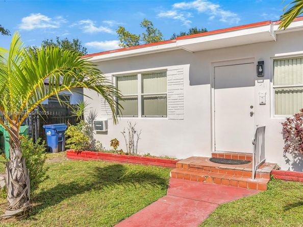 1315 NE 146th St, Miami FL 33161